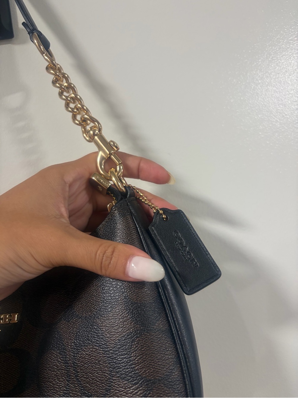 Coach Dark Brown Signature Chain Shoulder Bag with Gold Hardware - Picture 2 of 9